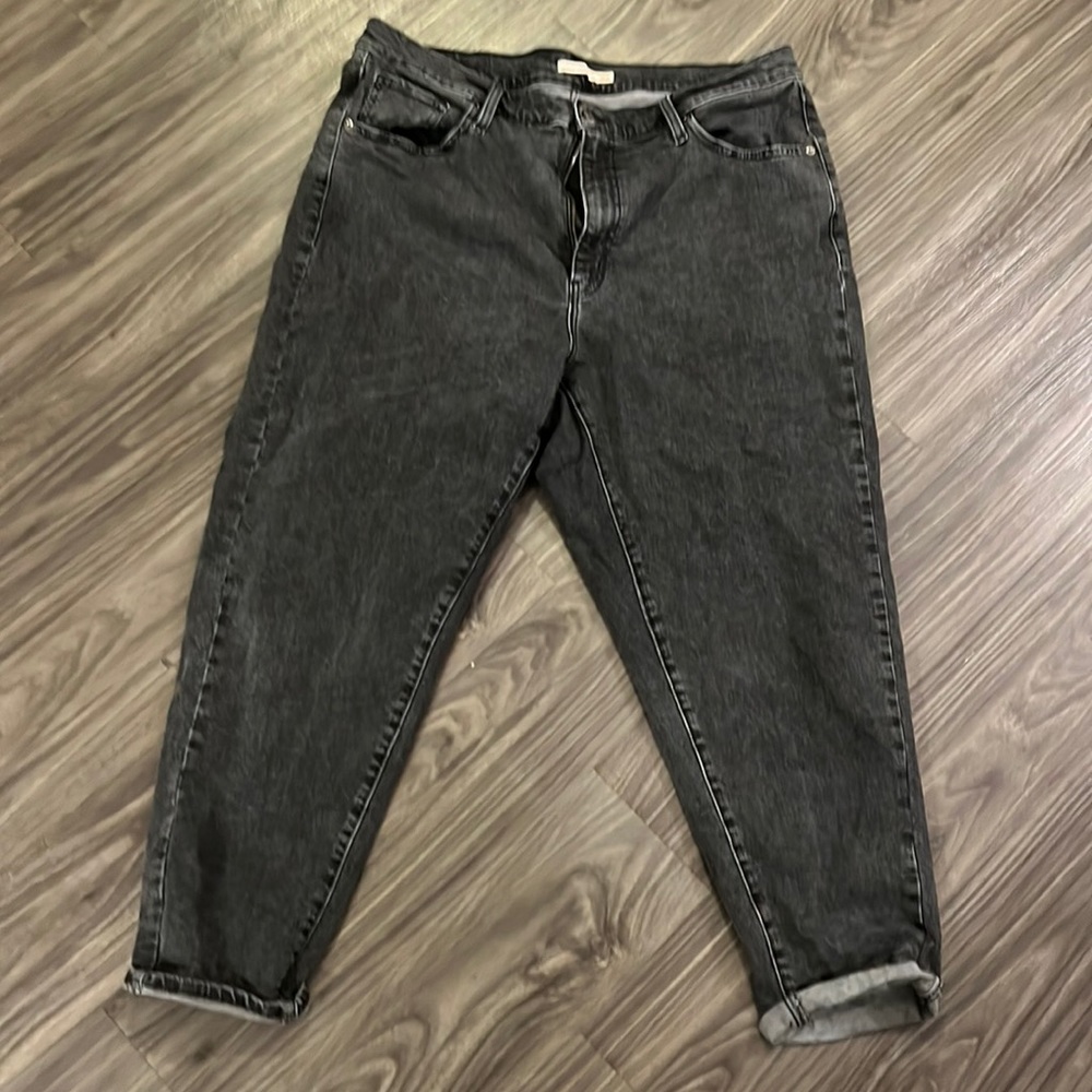 Faded Black Levi Mom Jeans